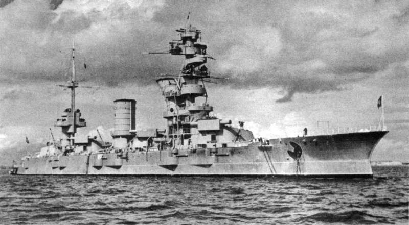 蘇聯的「馬拉號」戰艦(圖/維基百科) 蘇聯的「馬拉號」戰艦(圖/維基百科)