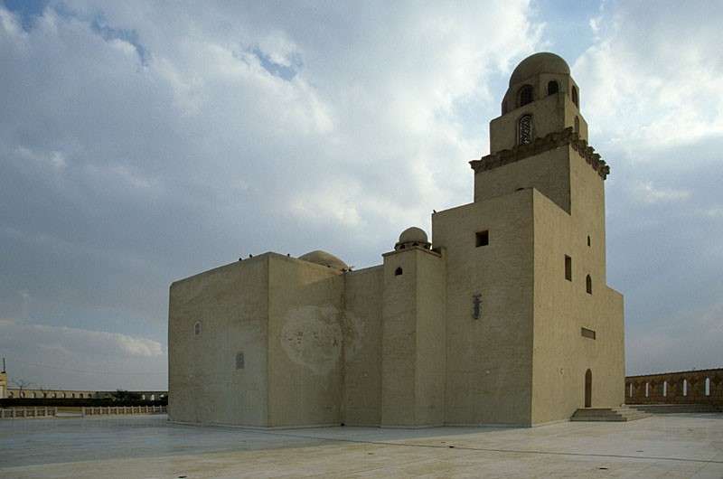 拜德爾於1085年在開羅建成的"軍隊清真寺"(Juyushi Mosque,阿拉伯語:الجامع الجيوشى)(圖源/Roland Unger) 拜德爾於1085年在開羅建成的"軍隊清真寺"(Juyushi Mosque,阿拉伯語:الجامع الجيوشى)(圖源/Roland Unger)