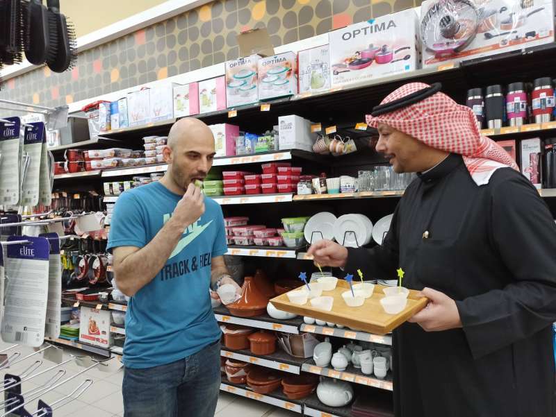 波灣國際食品展參展的高雄市加洲果菜運銷合作社透過與農民進行契作,將高雄在地農產品嚴格把關。(圖/高雄市農業局提供) 波灣國際食品展參展的高雄市加洲果菜運銷合作社透過與農民進行契作,將高雄在地農產品嚴格把關。(圖/高雄市農業局提供)