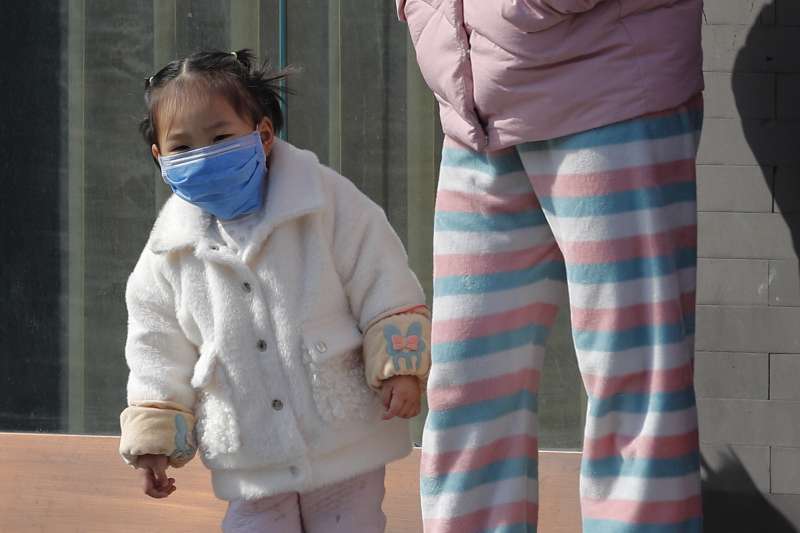 中國武漢肺炎(新冠肺炎)疫情持續延燒,北京市民戴著口罩上街(AP) 中國武漢肺炎(新冠肺炎)疫情持續延燒,北京市民戴著口罩上街(AP)