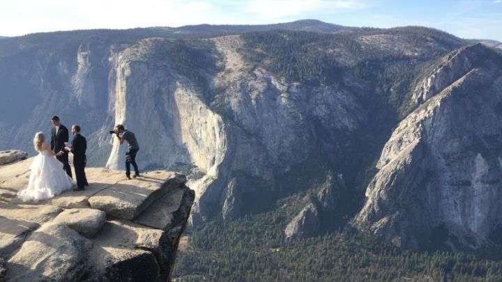 發生事故的 Taft Point - 沒有欄杆也沒有警告標誌  圖片來源 : USNews