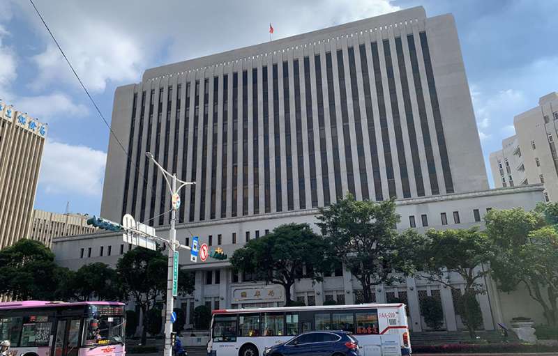 中央銀行大動作宣布降息1碼,重貼現率來到1.125%,創下歷史新低。(圖/富比士地產王提供) 中央銀行大動作宣布降息1碼,重貼現率來到1.125%,創下歷史新低。(圖/富比士地產王提供)