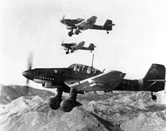 林挺生:德軍斯圖卡俯衝轟炸機(資料來源:Wikimedia Commons) 林挺生:德軍斯圖卡俯衝轟炸機(資料來源:Wikimedia Commons)