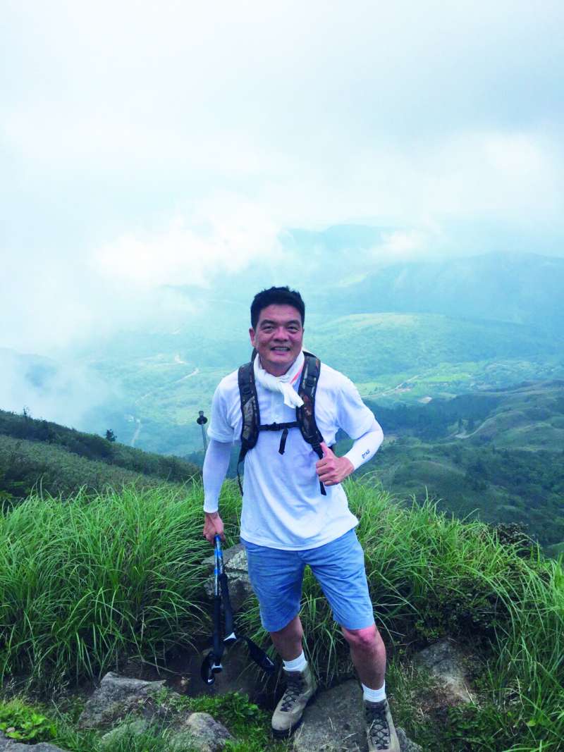 運動員出生的Walter,假日透過爬山等運動紓解工作上的壓力。(圖:Costco Connection) 運動員出生的Walter,假日透過爬山等運動紓解工作上的壓力。(圖:Costco Connection)