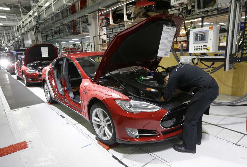 美國電動車大廠特斯拉（Tesla）位於加州夫利蒙（Fremont）的工廠（AP）