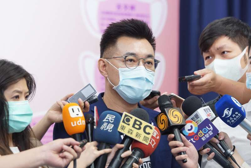 20200512-國民黨12日召開「戰疫百日·守護國人--護師節為護理師加油! 」記者會,主席江啟臣受訪。(盧逸峰攝) 20200512-國民黨12日召開「戰疫百日·守護國人--護師節為護理師加油! 」記者會,主席江啟臣受訪。(盧逸峰攝)