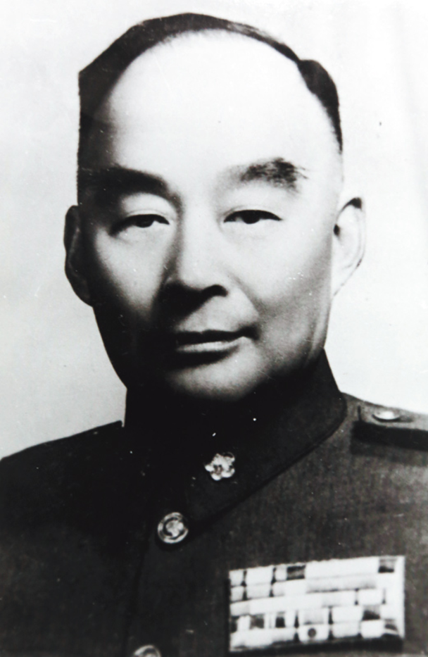 曾追隨張自忠將軍的黃埔老英雄馬增福,身穿軍裝與妻子合影。(照片提供:馬增福) 黃埔軍校7分校大家長胡宗南將軍。(圖片由作者提供)