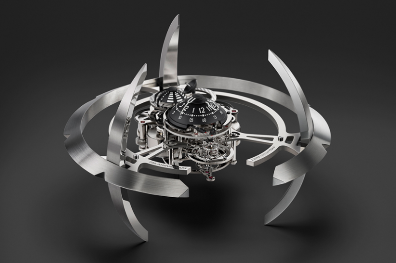 MB&F 與 L'Epée 1839 首次聯手打造的 Starfleet Machine 座鐘（圖 / 擷取自 MB&F 官方網站）