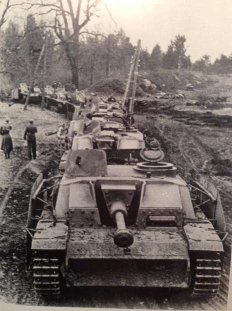 20200518-納粹黨衛軍維京裝甲師的StuG III突擊砲。(取自Wikimedia Commons) 20200518-納粹黨衛軍維京裝甲師的StuG III突擊砲。(取自Wikimedia Commons)