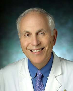 約翰霍普金斯大學的性病專家曾尼曼(Jonathan Mark Zenilman, M.D.)(取自約翰霍普金斯大學官網) 約翰霍普金斯大學的性病專家曾尼曼(Jonathan Mark Zenilman, M.D.)(取自約翰霍普金斯大學官網)