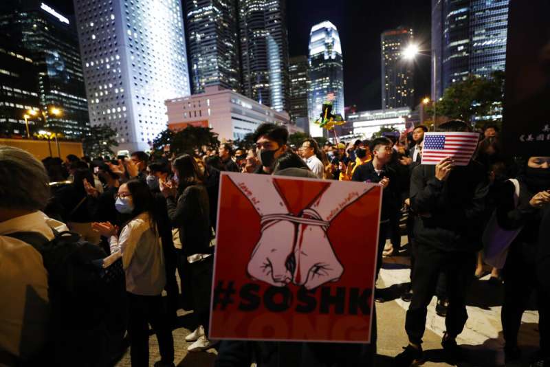 隨著北京逐漸背離「一國兩制」的承諾,香港的民主也日漸消逝。(美聯社) 隨著北京逐漸背離「一國兩制」的承諾,香港的民主也日漸消逝。(美聯社)