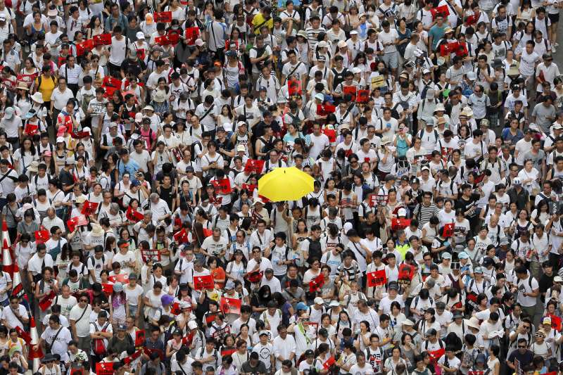 香港反送中抗爭一週年:2019年6月9日,103萬港人走上街頭反對修訂《逃犯條例》(AP) 香港反送中抗爭一週年:2019年6月9日,103萬港人走上街頭反對修訂《逃犯條例》(AP)