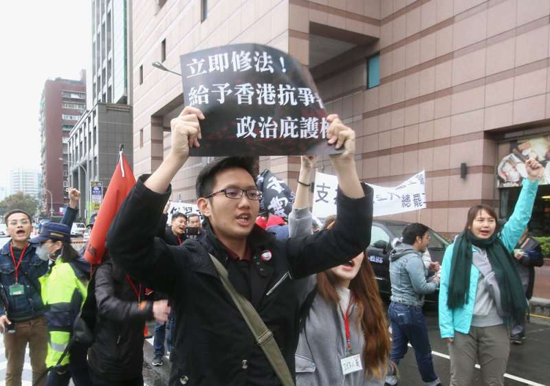 香港反送中運動至今，許多年輕人因參與示威，而被以暴動罪起訴。（柯承惠攝）