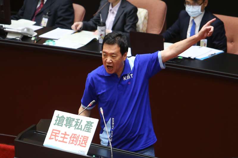 20200702-國民黨立委費鴻泰2日於審查「農田水利法」發言。(顏麟宇攝) 20200702-國民黨立委費鴻泰2日於審查「農田水利法」發言。(顏麟宇攝)