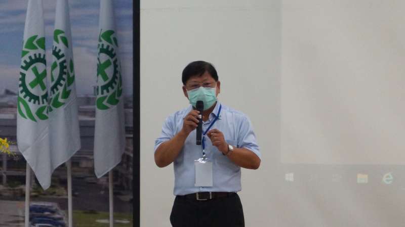 台灣中油公司石化事業部吳義芳強調每年舉行工安週活動,加強人員工安觀念,今年結合安全衛生觀摩研討會辦理,開幕式在高雄煉油廠宏南活動中心舉行。 (圖/徐炳文攝) 台灣中油公司石化事業部吳義芳強調每年舉行工安週活動,加強人員工安觀念,今年結合安全衛生觀摩研討會辦理,開幕式在高雄煉油廠宏南活動中心舉行。 (圖/徐炳文攝)