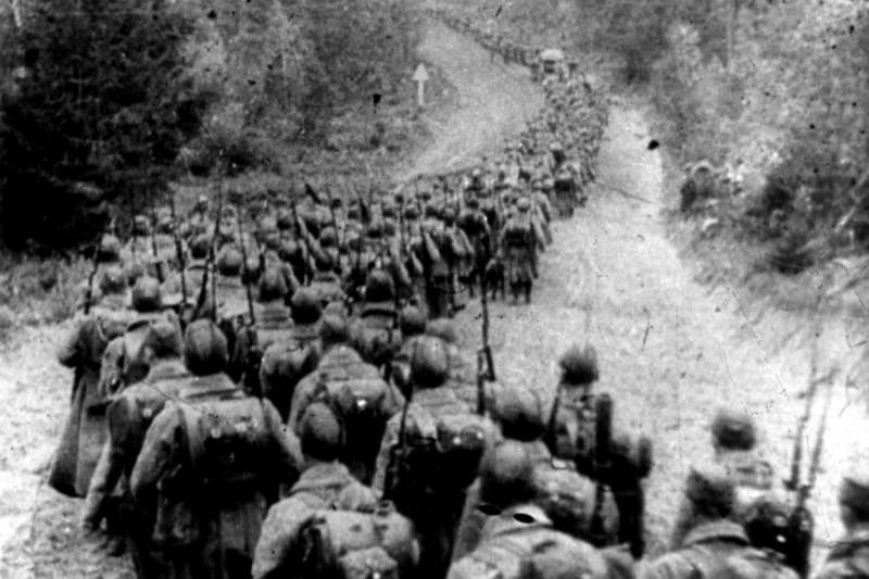 蘇軍於9月17日跨過邊境,入侵波蘭。(圖/維基百科) 蘇軍於9月17日跨過邊境,入侵波蘭。(圖/維基百科)