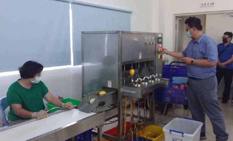 行政院農業委員會舉辦「芒果的100種可能-科技精彩你的生活」記者會，進行多元產品展示與技術推廣。(圖／徐炳文攝)