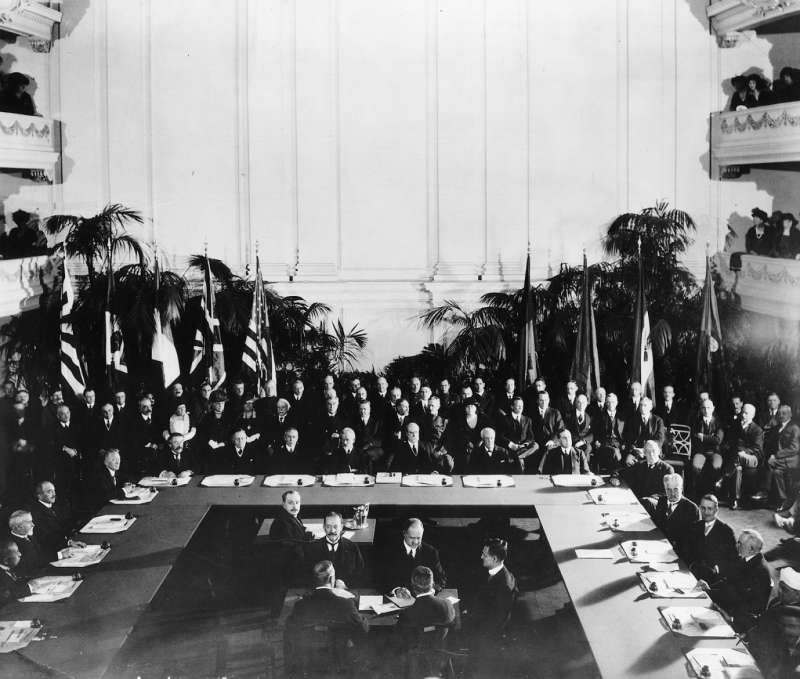 1922年2月6日簽署的九國公約,確保中華民國在列強保護下維持主權獨立與領土完整,早先由北洋政府簽署,後來由國民政府繼承。(許劍虹提供) 1922年2月6日簽署的九國公約,確保中華民國在列強保護下維持主權獨立與領土完整,早先由北洋政府簽署,後來由國民政府繼承。(許劍虹提供)