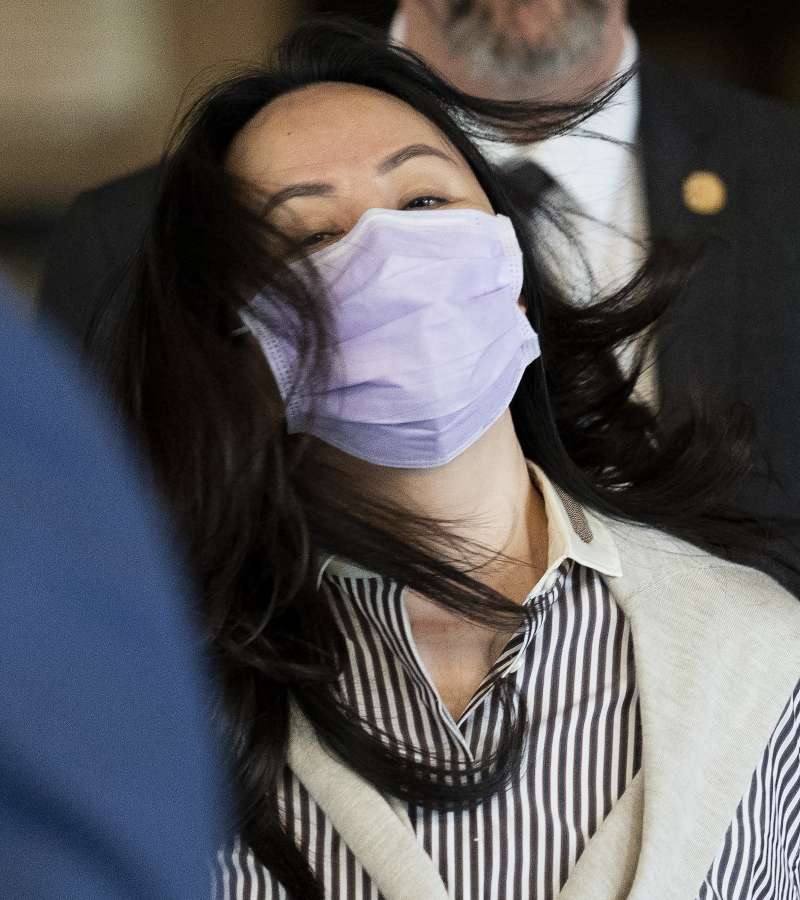 2020年9月28日,中國電信業鉅子華為副董事長兼財務長孟晚舟在加拿大溫哥華出庭,戴著「Made in Taiwan」的口罩(AP) 2020年9月28日,中國電信業鉅子華為副董事長兼財務長孟晚舟在加拿大溫哥華出庭,戴著「Made in Taiwan」的口罩(AP)