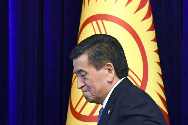 2020年10月,中亞吉爾吉斯選舉爭議引爆反政府示威,總統熱恩別科夫(Sooronbai Jeenbekov)被迫辭職(AP) 2020年10月,中亞吉爾吉斯選舉爭議引爆反政府示威,總統熱恩別科夫(Sooronbai Jeenbekov)被迫辭職(AP)