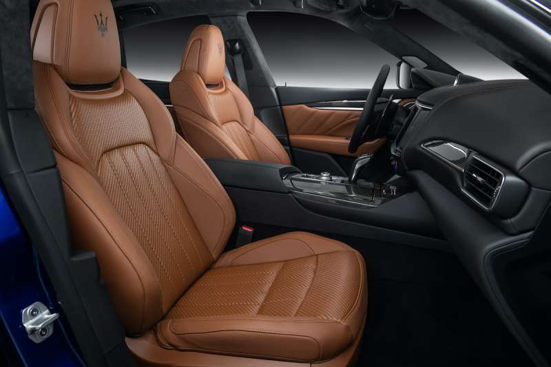新年式 Levante GranSport 導入 Ermenegildo Zegna Pelletessuta 編織皮革座椅列為選用配備(圖 / Maserati 提供) 新年式 Levante GranSport 導入 Ermenegildo Zegna Pelletessuta 編織皮革座椅列為選用配備(圖 / Maserati 提供)