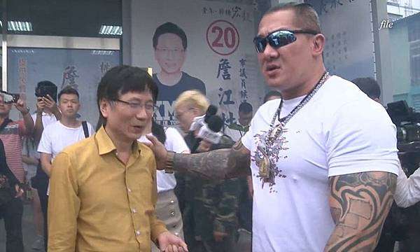 村長詹江村和館長陳之漢。(圖/作者提供) 村長詹江村和館長陳之漢。(圖/作者提供)