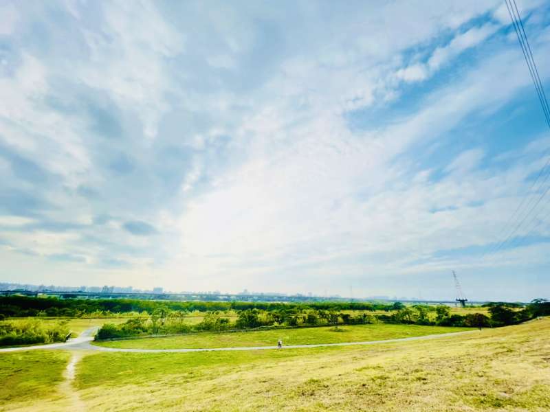 竹北興隆路水岸第一排，22戶轉手獲利，最高達1627萬元。(台灣房屋提供)