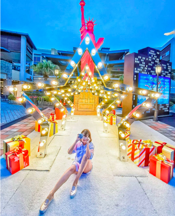 自由女神陪伴你走浪漫星光大道。(圖linedwige@instagram提供) 自由女神陪伴你走浪漫星光大道。(圖linedwige@instagram提供)