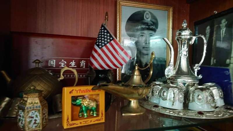 李卓才上校年輕時代的照片,如今還被典藏於基隆家中。(何思齊攝影) 李卓才上校年輕時代的照片,如今還被典藏於基隆家中。(何思齊攝影)