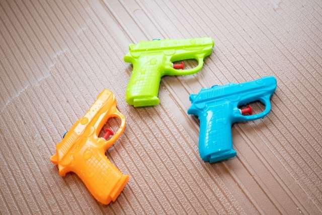 槍、玩具槍、水槍(圖/photoAC) 槍、玩具槍、水槍(圖/photoAC)