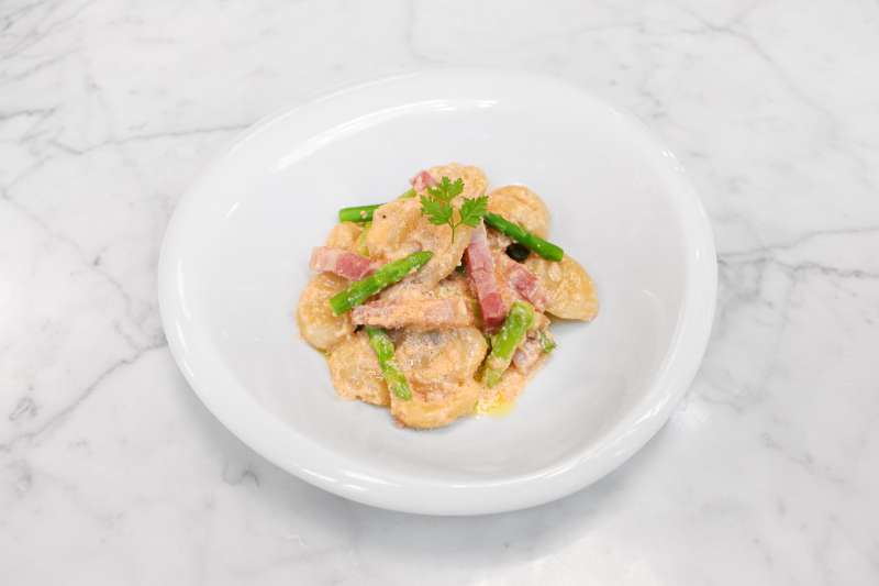 onefifteen cafe 蘆筍培根明太子貓耳麵 (圖/onefifteen初衣食午) onefifteen cafe 蘆筍培根明太子貓耳麵 (圖/onefifteen初衣食午)