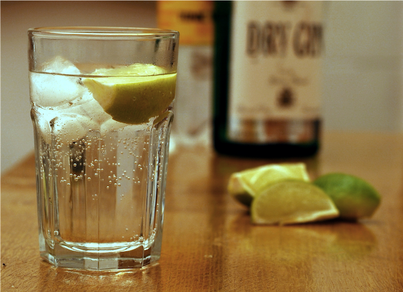 琴通寧/Gin and Tonic-徹頭徹尾的史萊哲林氣息(圖 / NotFromUtrecht@wikipedia) 琴通寧/Gin and Tonic-徹頭徹尾的史萊哲林氣息(圖 / NotFromUtrecht@wikipedia)