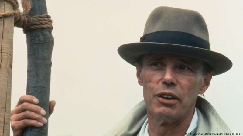 2021年是波伊斯(Joseph Beuys)誕辰一百周年(DW) 2021年是波伊斯(Joseph Beuys)誕辰一百周年(DW)