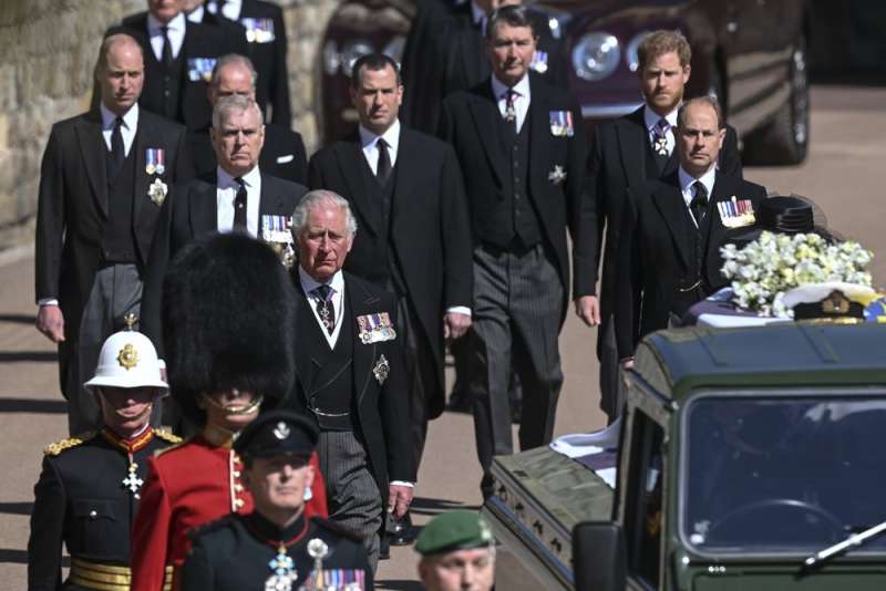 英國愛丁堡公爵(Duke of Edinburgh)菲利普親王(Prince Philip)的葬禮將在4月17日舉行,查爾斯王儲、哈利王子、威廉王子等人出席扶靈隊伍。(AP) 英國愛丁堡公爵(Duke of Edinburgh)菲利普親王(Prince Philip)的葬禮將在4月17日舉行,查爾斯王儲、哈利王子、威廉王子等人出席扶靈隊伍。(AP)