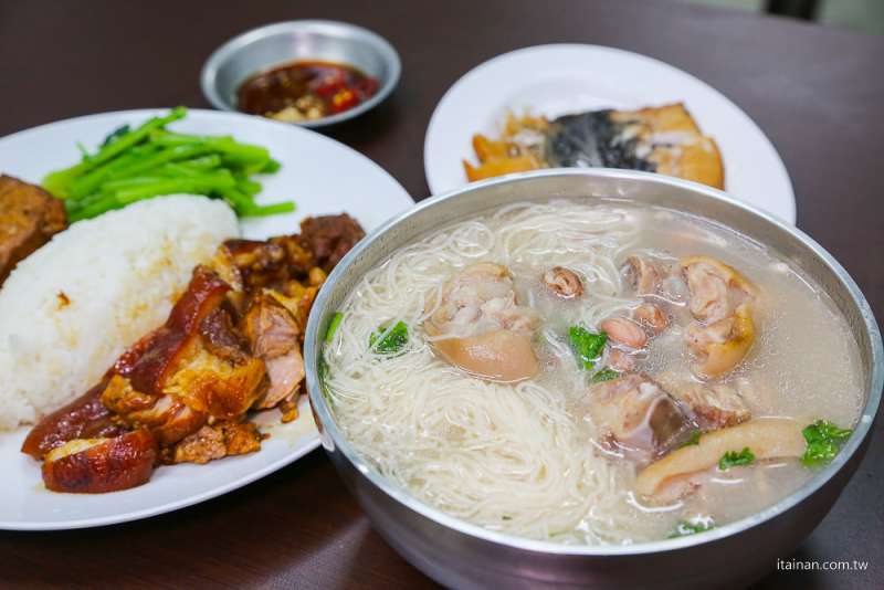 富農土豆豬腳(圖/台南好Food遊提供) 富農土豆豬腳(圖/台南好Food遊提供)