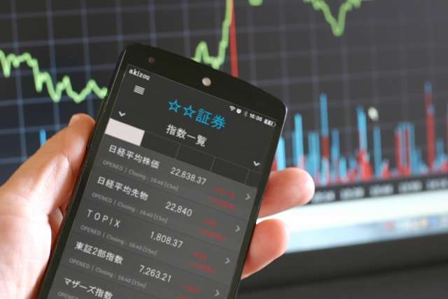 投資也牽扯到心理學?快來檢視自己是不是也中了「催眠買股」的4個現象。(圖/取自PhotoAC) 投資也牽扯到心理學?快來檢視自己是不是也中了「催眠買股」的4個現象。(圖/取自PhotoAC)