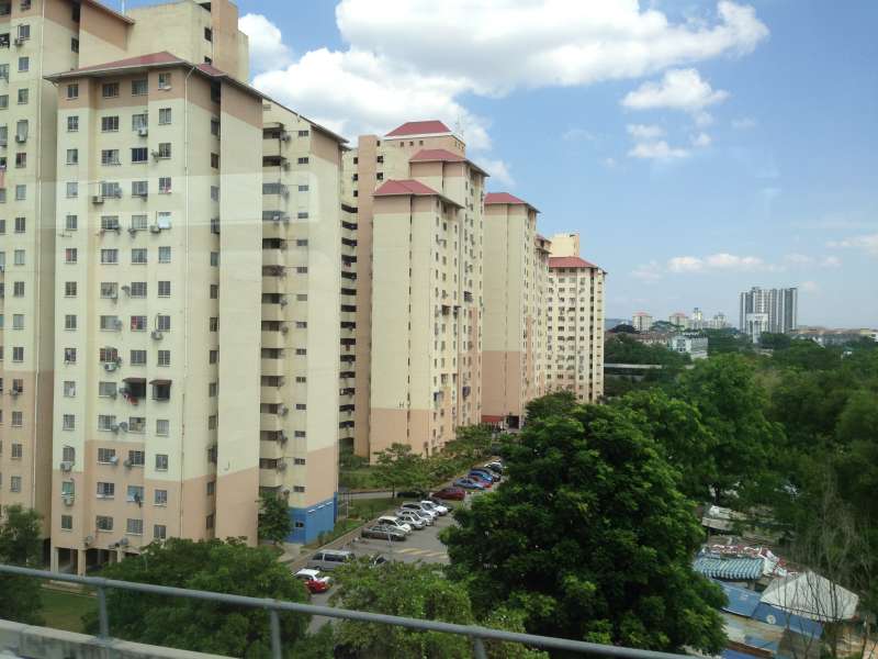 新加坡強力介入住宅市場,自有住宅率高達9成(圖片來源:維基百科) 新加坡強力介入住宅市場,自有住宅率高達9成(圖片來源:維基百科)