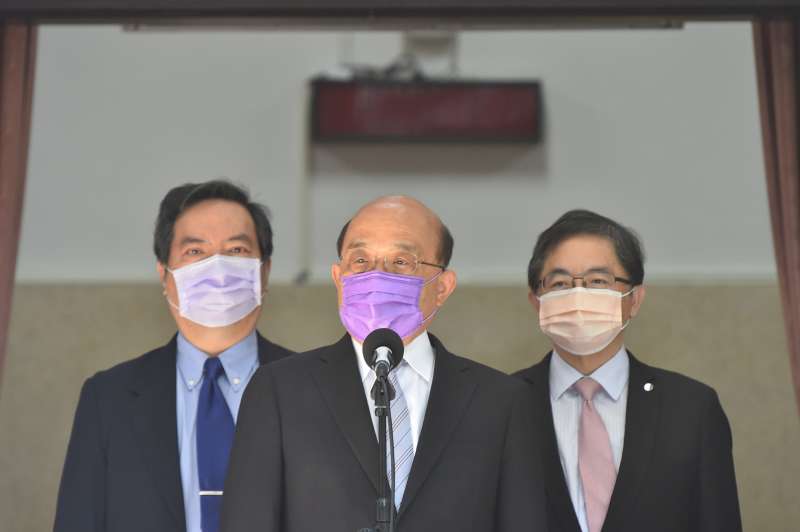 20210608-行政院長蘇貞昌(中)8日赴立法院報告「中央政府嚴重特殊傳染性肺炎防治及紓困振興特別預算」第3次追加預算案。(行政院提供) 20210608-行政院長蘇貞昌(中)8日赴立法院報告「中央政府嚴重特殊傳染性肺炎防治及紓困振興特別預算」第3次追加預算案。(行政院提供)