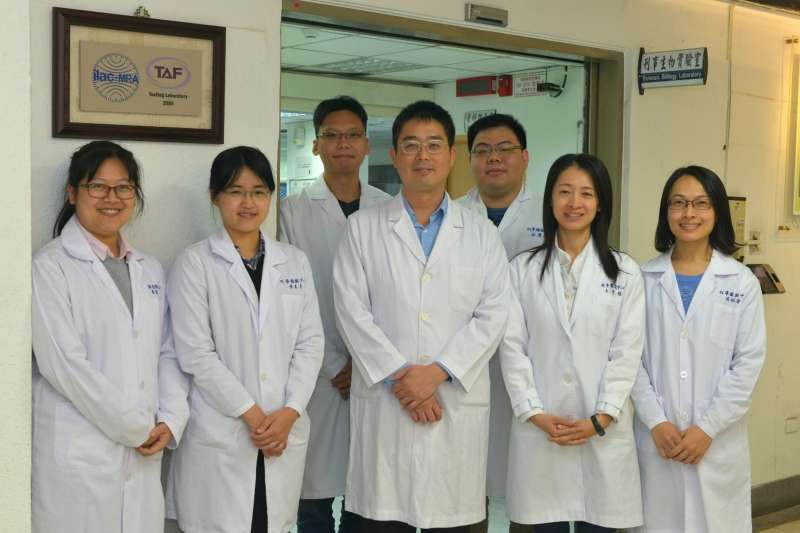 新北市政府警察局刑事鑑識中心DNA實驗室，以DNA親子鑑定確認水庫無名屍體身分。(圖/新北市警察局提供)   