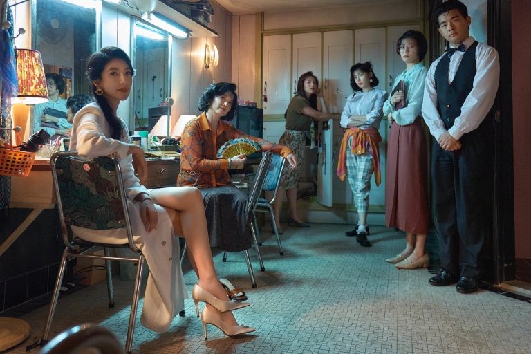 Netflix《華燈初上》。(圖 / 取自少女心文室) Netflix《華燈初上》。(圖 / 取自少女心文室)