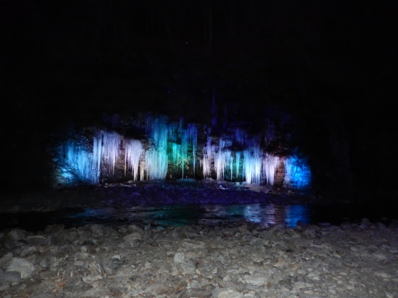 冰柱燈光秀©秩父觀光協會大瀧支部