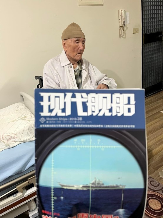 20220315-汪政權海軍老兵王翔彭先生,回憶起太平洋戰爭的時候直指那是一場「狗咬狗的戰爭」,認為中國不選邊站才最有利。(作者提供) 20220315-汪政權海軍老兵王翔彭先生,回憶起太平洋戰爭的時候直指那是一場「狗咬狗的戰爭」,認為中國不選邊站才最有利。(作者提供)
