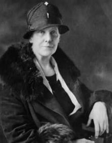母親節幕後推手安娜(Anna Jarvis)花了大半輩子推動母親節,臨終前卻痛訴「後悔」。(圖片擷取自維基百科) 母親節幕後推手安娜(Anna Jarvis)花了大半輩子推動母親節,臨終前卻痛訴「後悔」。(圖片擷取自維基百科)