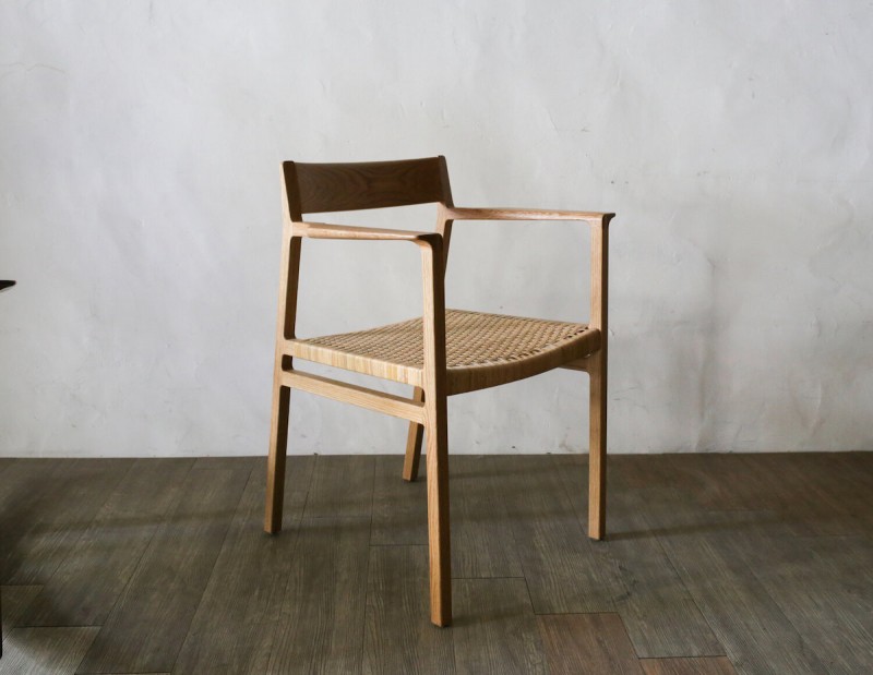 Føre Furniture 的扶手椅作品，圍繞生活起居功能、考量人體工學進行製作，並且維持視覺上的簡單平順，精湛的手工工藝則隱藏在細微之處（圖／Føre Furniture 官方網站）