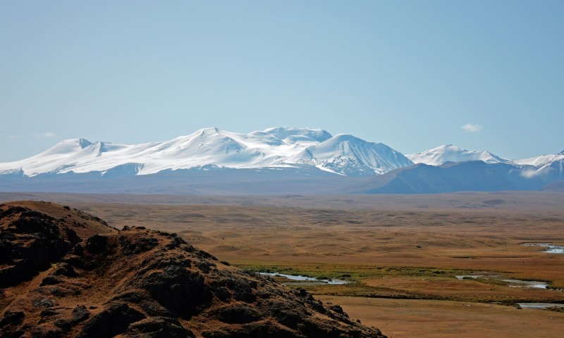 阿爾泰山脈一景。（由 Michael Karavanov, CC BY-SA 3.0, https://commons.wikimedia.org/w/index.php?curid=53763579）