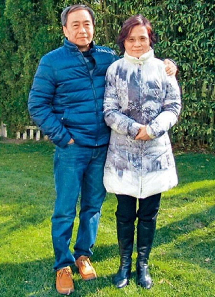 在香港的抗議聲中，中共的戲碼：2016年1月23日，李波妻子蔡嘉蘋北上和李波碰面，並寫信給香港警察報平安。（作者提供）