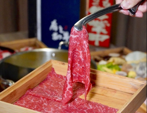 10選網友推薦連鎖鍋店(圖/網路溫度計提供)10 10選網友推薦連鎖鍋店(圖/網路溫度計提供)10