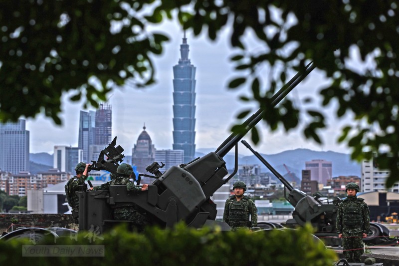 面對中共軍演製造台海緊張,國軍秉持「不升高衝突、不引發爭端」原則,時刻捍衛國家安全。圖為35快砲。(取自軍聞社) 面對中共軍演製造台海緊張,國軍秉持「不升高衝突、不引發爭端」原則,時刻捍衛國家安全。圖為35快砲。(取自軍聞社)