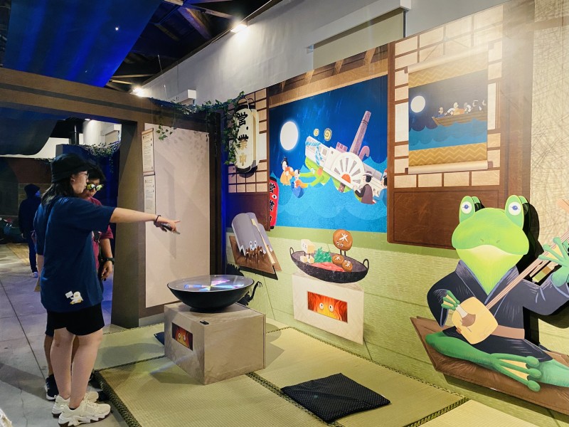 淡水古蹟博物館《18古怪事》特展以時下流行語彙、迷因與梗圖元素來介紹許多不為人知的歷史故事。(圖/新北市文化局提供) 淡水古蹟博物館《18古怪事》特展以時下流行語彙、迷因與梗圖元素來介紹許多不為人知的歷史故事。(圖/新北市文化局提供)