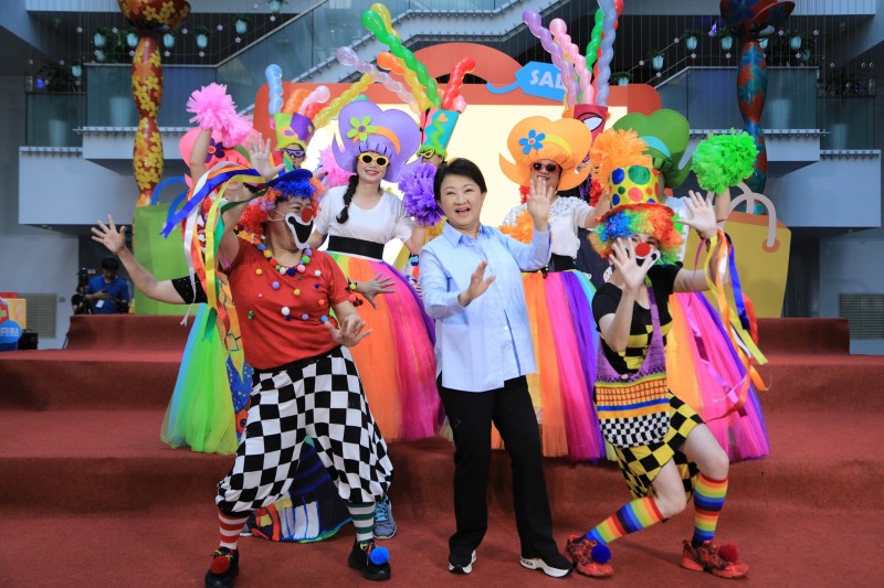 第五屆台中購物節有別以往邀藝人助陣，今年由市長盧秀燕親自代言活動。（圖/台中市政府）